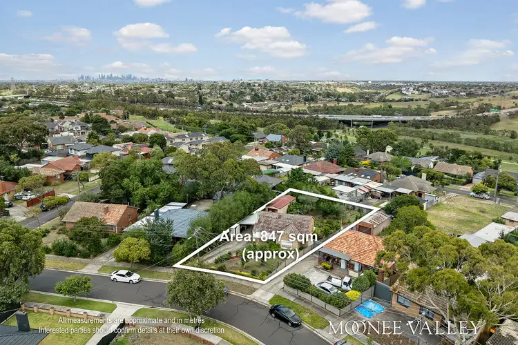 35 Emu Pde, Jacana VIC 3047