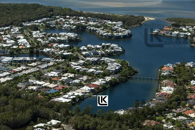 22 Veerings Cres, Twin Waters QLD 4564