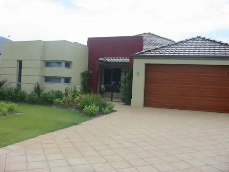 17 Backshall Place