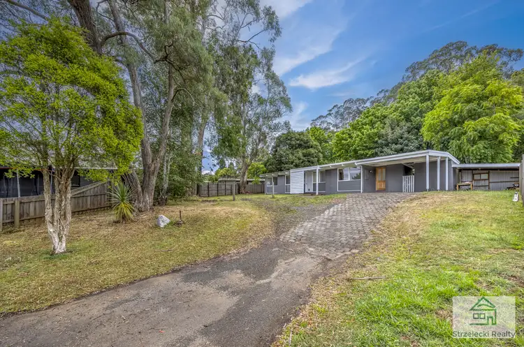 Second view of Homely house listing, 5 St Gwinear Ct, Rawson VIC 3825