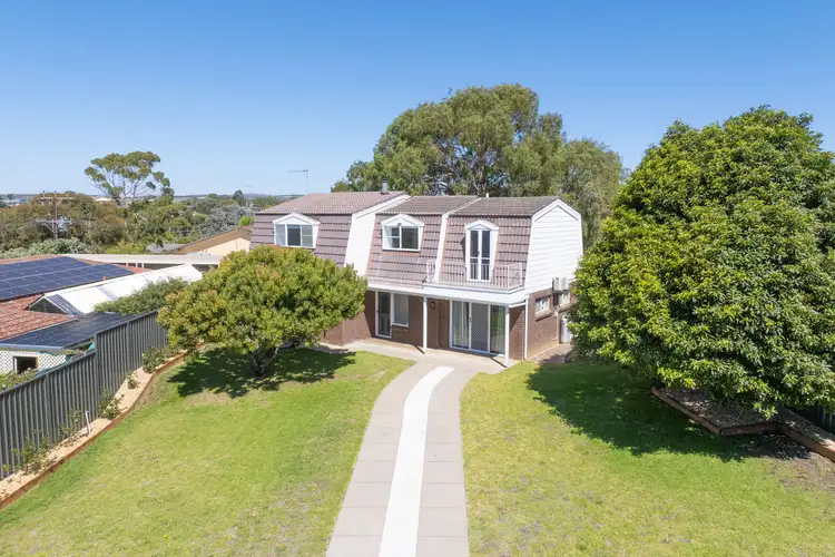 9 Warland Ave, Victor Harbor SA 5211