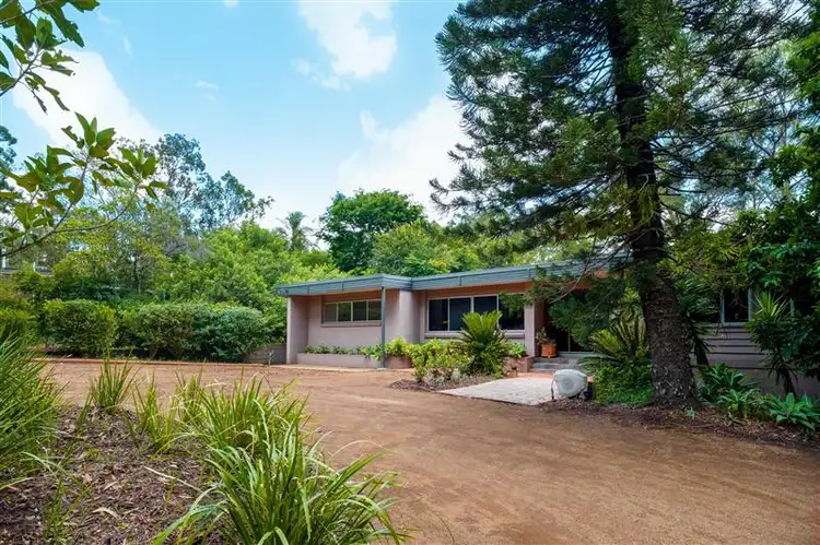 61 Sugars Road, Bellbowrie QLD 4070