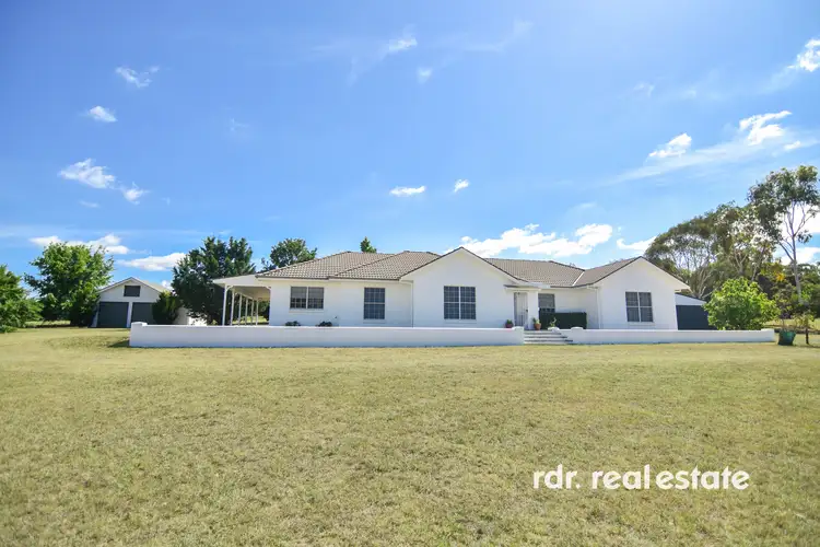 100 Runnymede Drive, Inverell NSW 2360