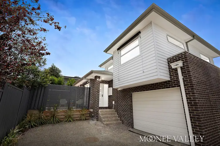 Main view of Homely townhouse listing, 2/110 Winifred St, Oak Park VIC 3046