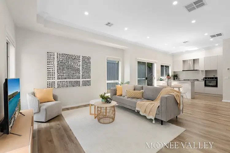 Second view of Homely townhouse listing, 2/110 Winifred St, Oak Park VIC 3046