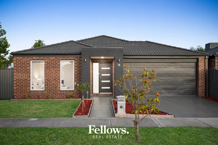 16 Double Delight Drive, Beaconsfield VIC 3807