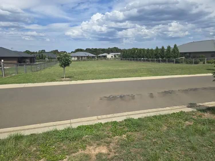 48 Platypus Circuit, Goulburn NSW 2580