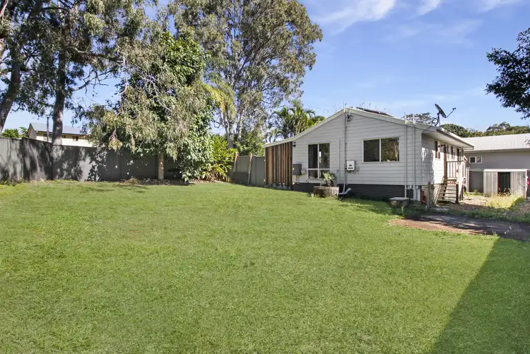 57 Western Rd, Macleay Island QLD 4184