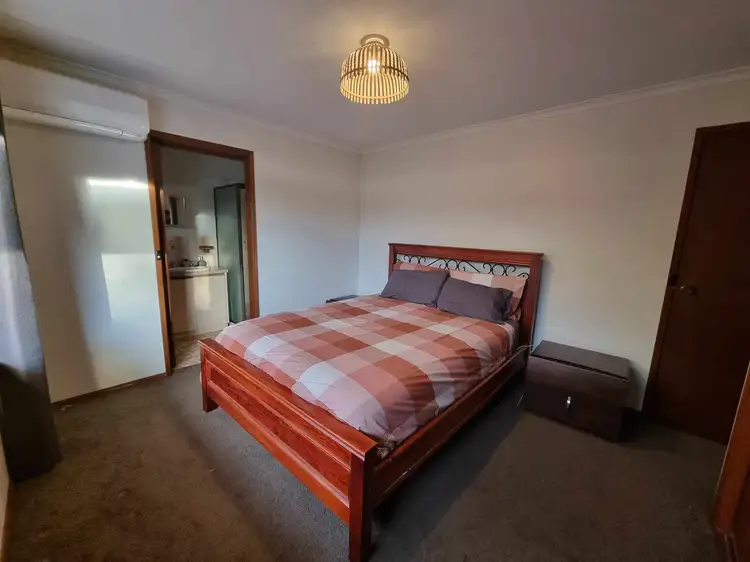 Fifth view of Homely house listing, 10 Moran Court, Wangaratta VIC 3677