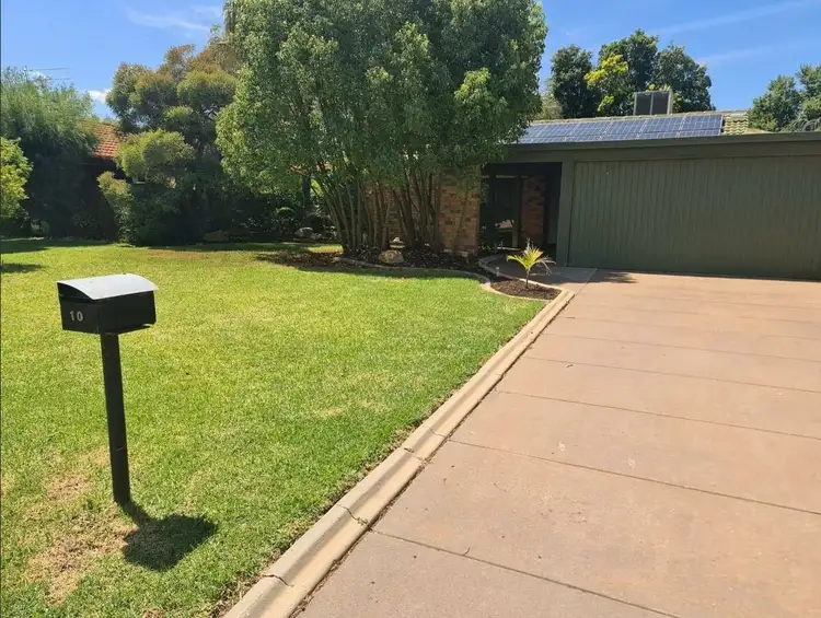 10 Acacia Dr