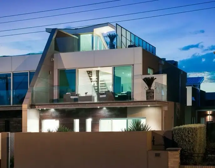 463 Beach Road