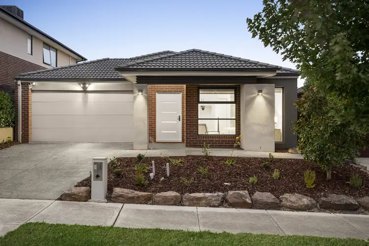 28 Graziers Crescent, Clyde North VIC 3978