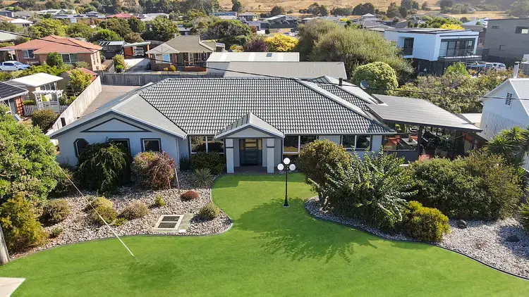 27 Seabreeze Avenue, Sulphur Creek TAS 7316