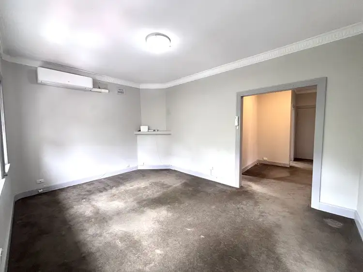 6 West Promenade