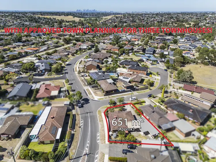 Second view of Homely house listing, 2 Herod Place, Attwood VIC 3049