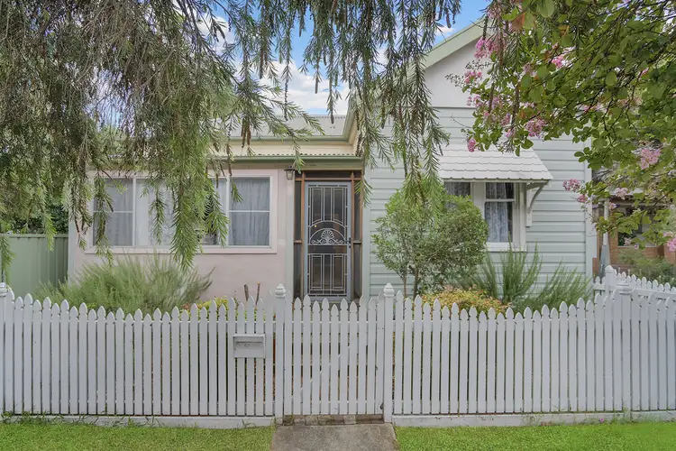 30 Charlton St