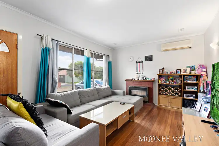 Sixth view of Homely house listing, 50 Emu Pde, Jacana VIC 3047