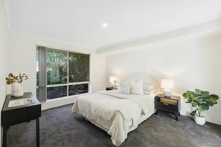 8 Engleswood Arc, Canning Vale WA 6155