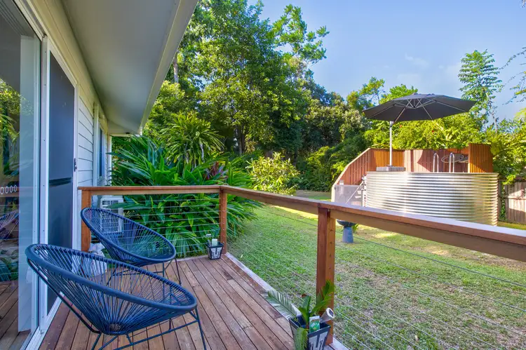 15 Spurwood Cl, Wongaling Beach QLD 4852
