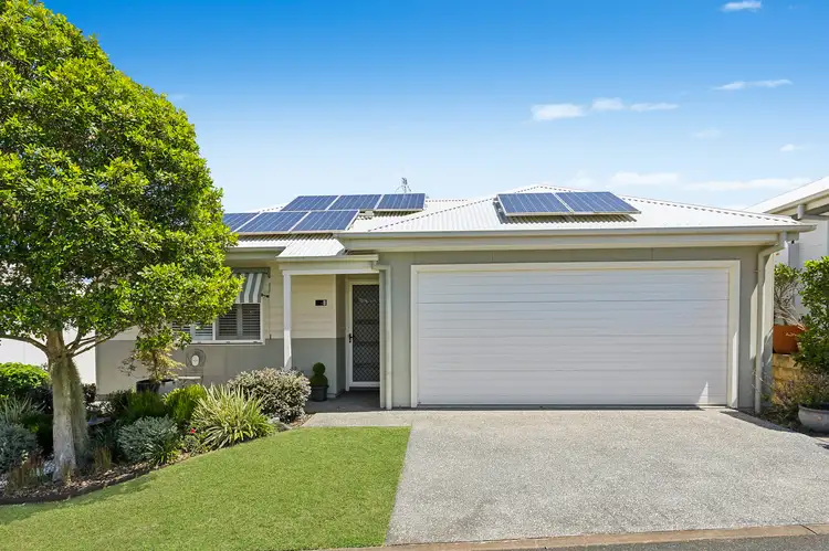 8 Southern Ocean St, Lake Cathie NSW 2445