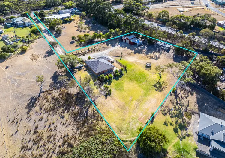 44 Finniss Rd, Victor Harbor SA 5211