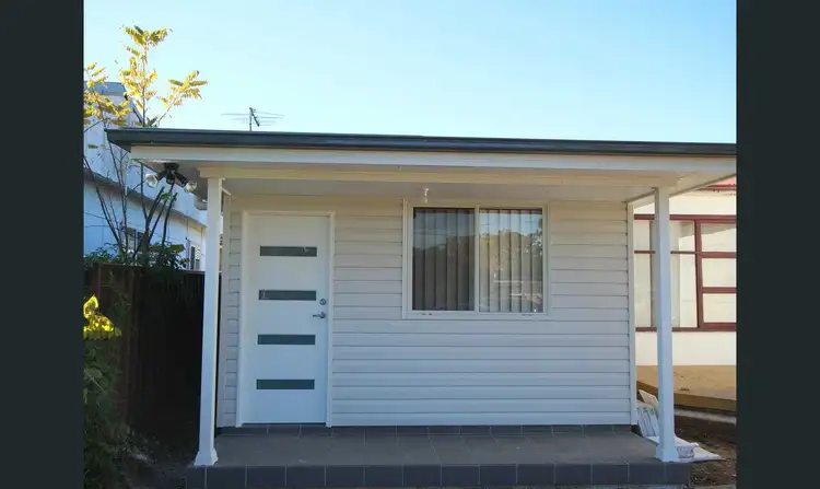 27A Crawford Rd