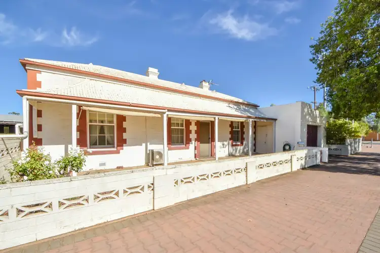 19 Herbert St