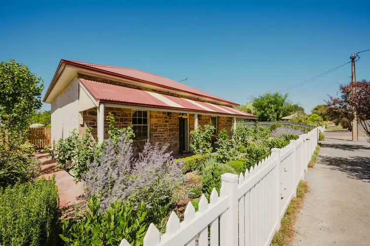 7 Henry St, Auburn SA 5451