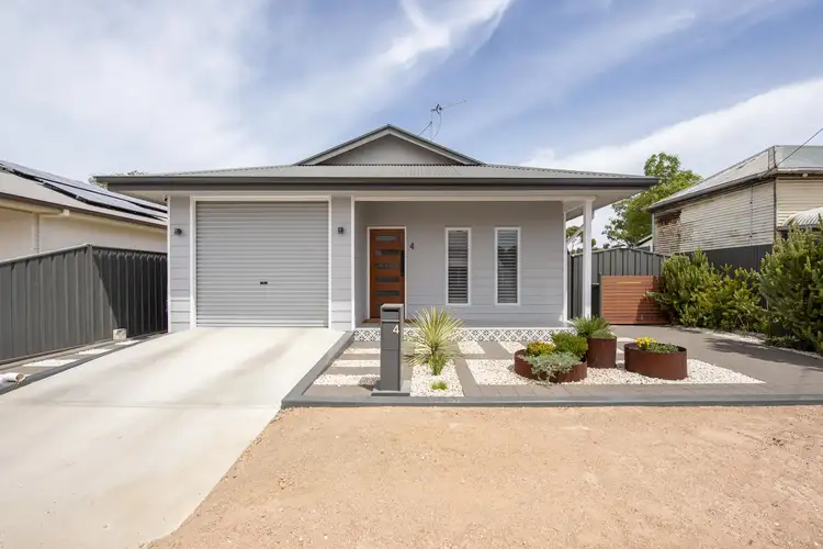 4 Angle Street