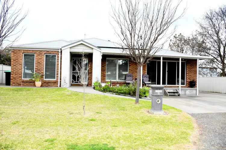 8 Pleasance Avenue, Euroa VIC 3666