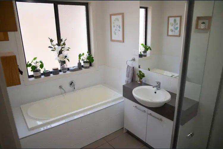 Fifth view of Homely house listing, 2 Phila Place, Brookfield VIC 3338