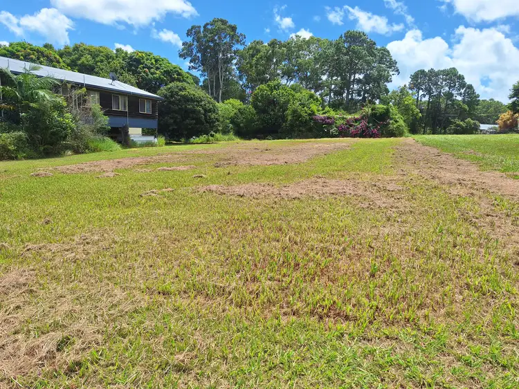 13 Eastbourne Tce, Macleay Island QLD 4184