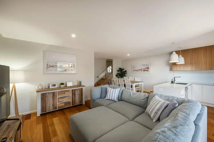 Fifth view of Homely unit listing, Unit 2/223A Mackenzie St, Centenary Heights QLD 4350