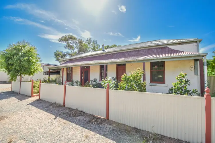 2 James St, Georgetown SA 5472