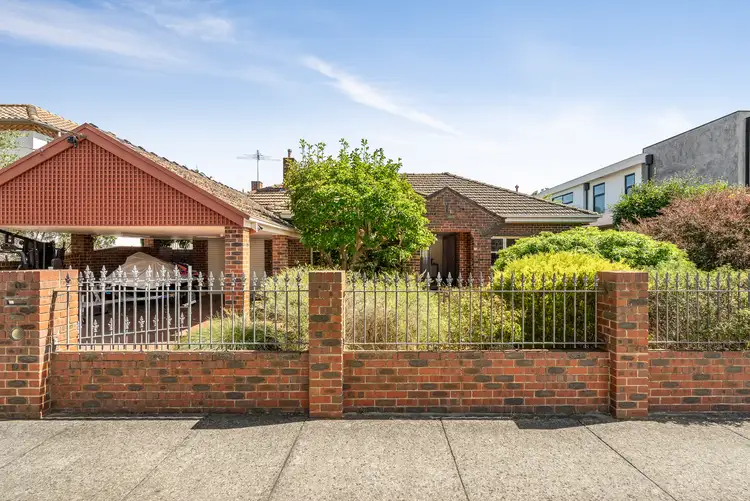 9 Comer Street