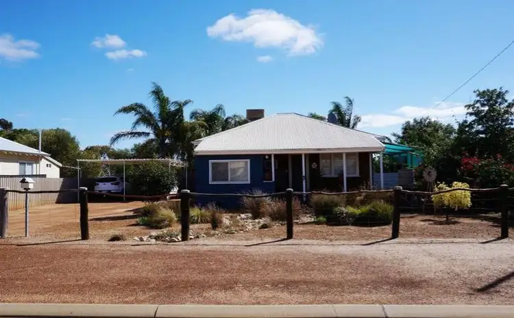 58 Endersbee Street, Merredin WA 6415