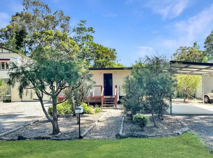 19 Pecan St, Macleay Island QLD 4184