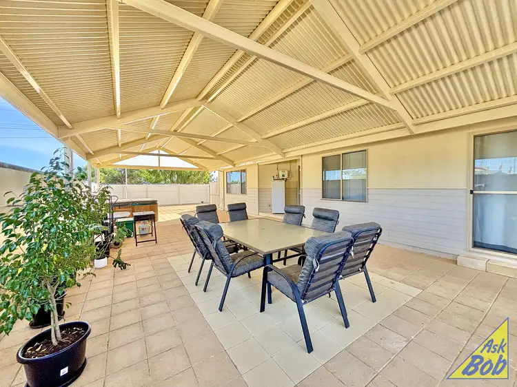 11 Stickland St, Wongan Hills WA 6603