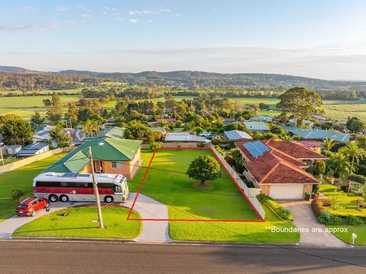 13 Pitt Street, South Pambula NSW 2549