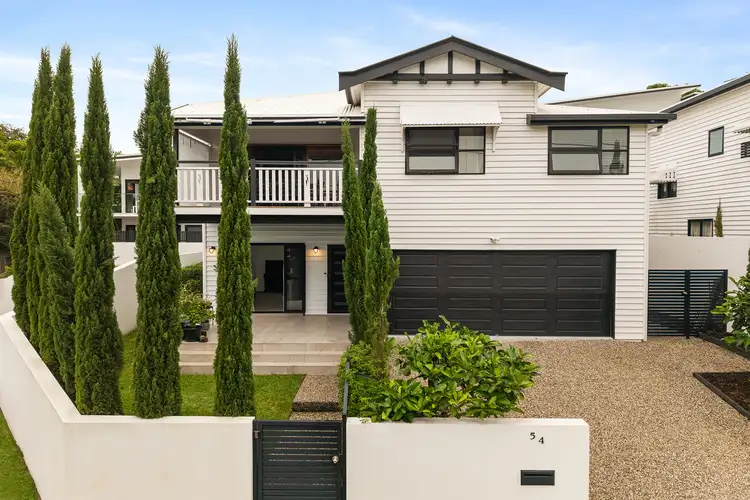 54 Dover Street, Hawthorne QLD 4171