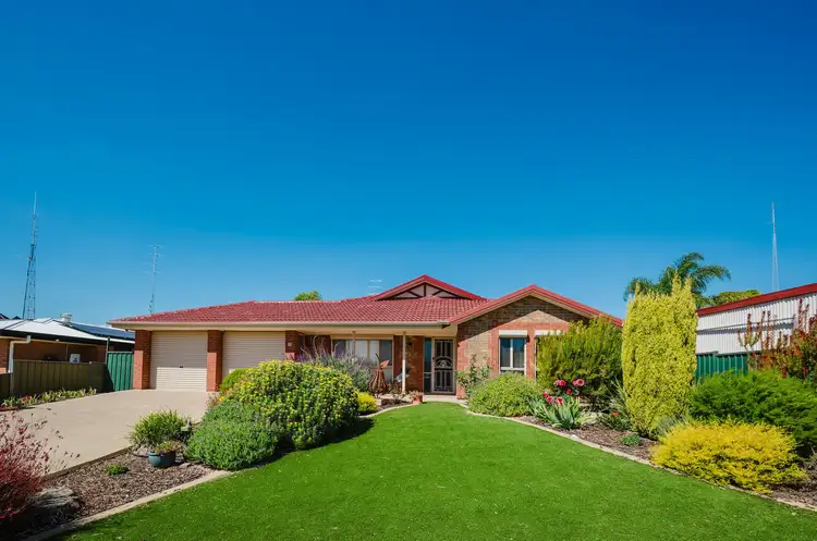 12 Berwick St, Clare SA 5453