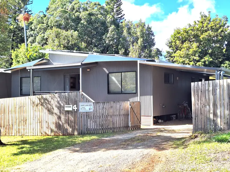 4 Con St, Macleay Island QLD 4184