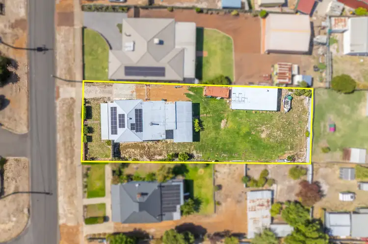 89 Deakin St, Collie WA 6225