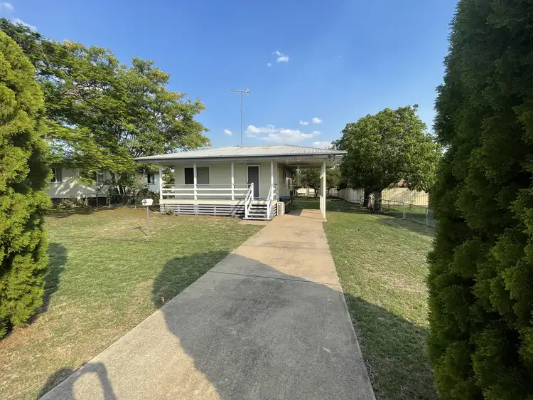 2 Knaggs St