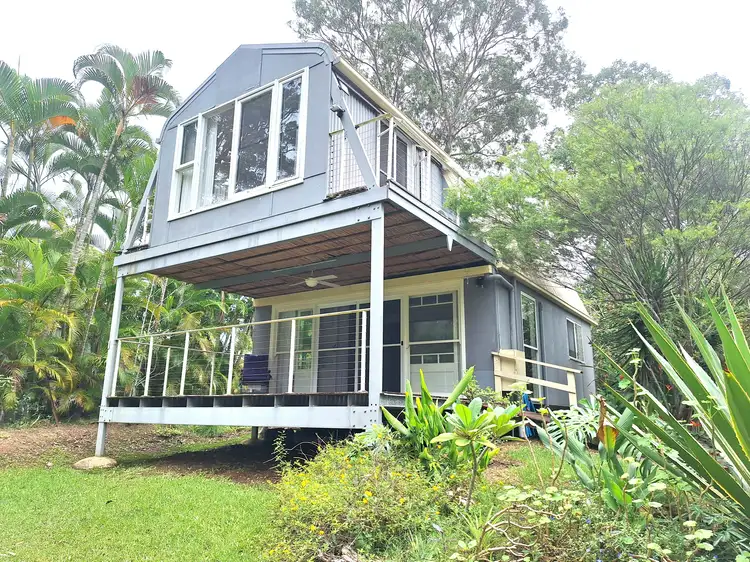 17-18 Hilda Cres, Macleay Island QLD 4184