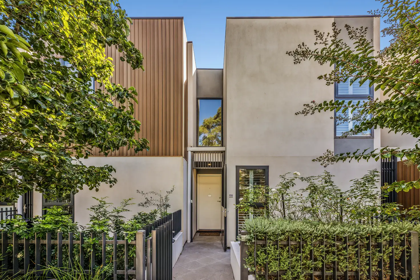Main view of Homely townhouse listing, Unit 19/19-21 Landcox St, Brighton East VIC 3187