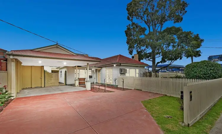 129 Military Rd, Avondale Heights VIC 3034