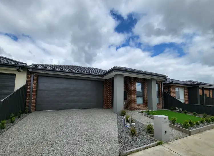 69 Molesworth Cres, Donnybrook VIC 3064