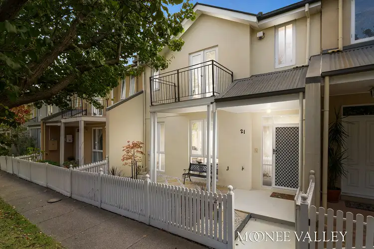 21 Waterford Avenue, Maribyrnong VIC 3032