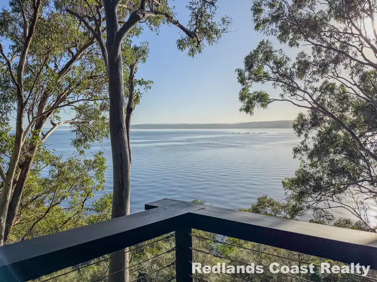 5 Pacific Street, Lamb Island QLD 4184